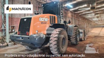 Pá Carregadeira Case 821E