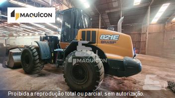 Pá Carregadeira Case 821E