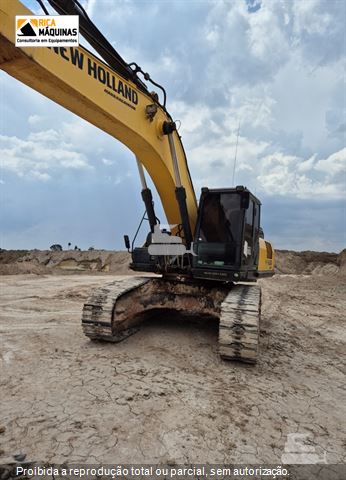 Escavadeira New Holland E405 C