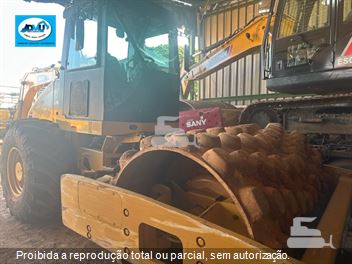 Rolo Compactador Caterpillar CP-533E