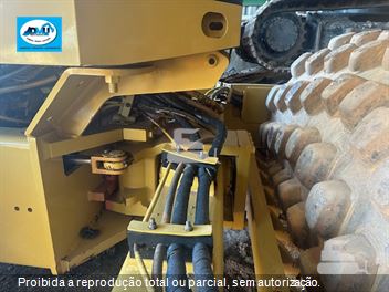 Rolo Compactador Caterpillar CP-533E