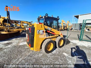 Mini-Carregadeira Caterpillar 226B 3