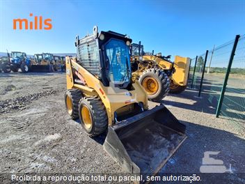 Mini-Carregadeira Caterpillar 226B 3
