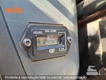 Mini-Carregadeira Caterpillar 226B 3