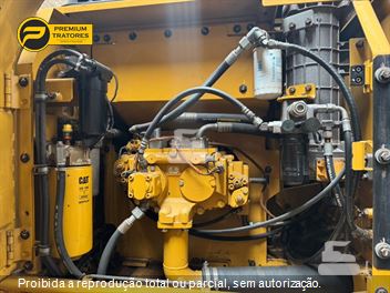 Escavadeira Caterpillar 320D2L
