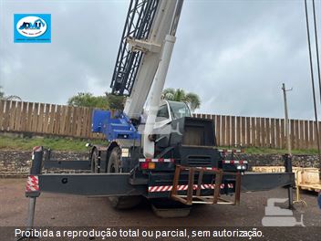 Guindaste Tadano GR-700EX