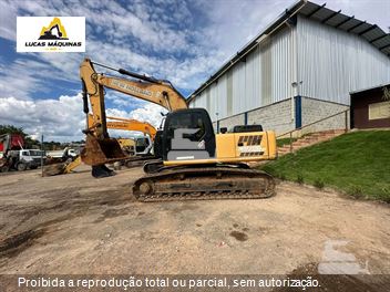 Escavadeira New Holland E215 B
