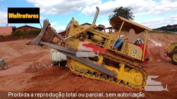 Trator de Esteira Caterpillar D6D