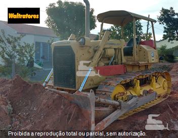 Trator de Esteira Caterpillar D6D