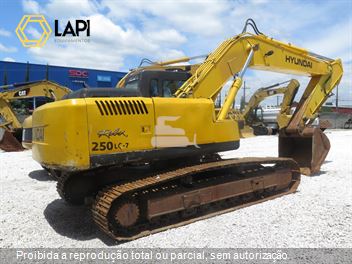 Escavadeira Hyundai R250LC-7