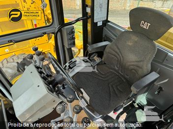 Motoniveladora Caterpillar 140K