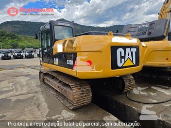 Escavadeira Caterpillar 320D
