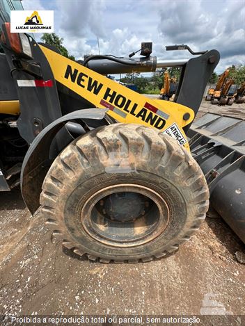 Pá Carregadeira New Holland W130 B