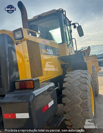 Pá Carregadeira Komatsu WA200