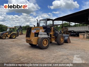 Pá Carregadeira Case W20B