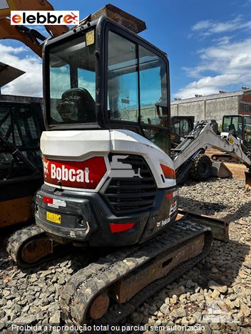 Mini-Escavadeira Bobcat E26