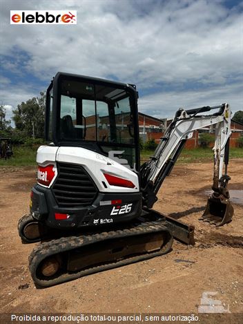 Mini-Escavadeira Bobcat E26