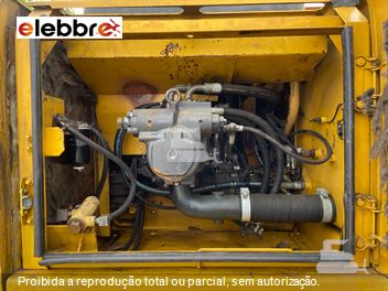 Escavadeira Komatsu PC200