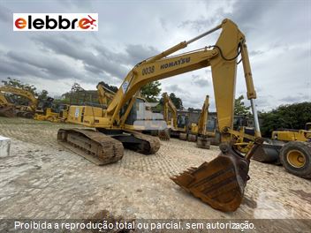 Escavadeira Komatsu PC200