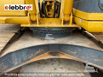 Escavadeira Komatsu PC200
