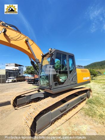 Escavadeira Case CX220C