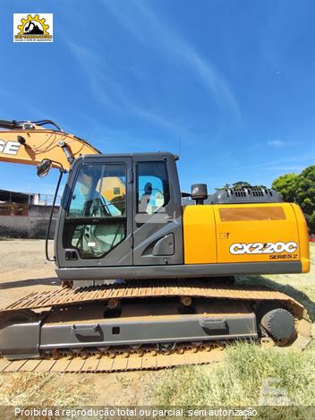 Escavadeira Case CX220C