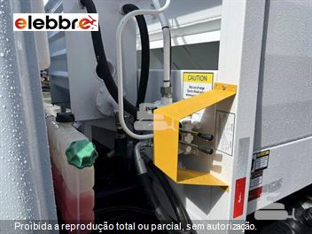 Caminhão Mercedes-Benz Accelo 815 2p (Diesel) (E5)