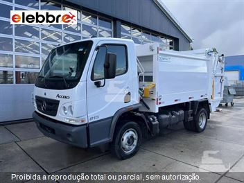 Caminhão Mercedes-Benz Accelo 815 2p (Diesel) (E5)