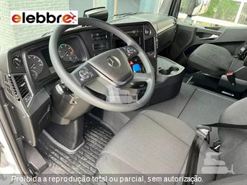 Caminhão Mercedes-Benz Axor 4140 K 6x4 2p (diesel)