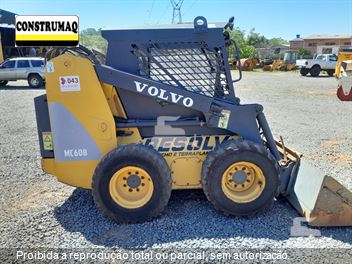 Mini-Carregadeira Volvo MC90B