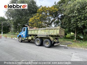 Caminhão Mercedes-Benz L-2318 3-Eixos 2p (diesel)