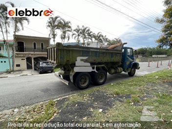 Caminhão Mercedes-Benz L-2318 3-Eixos 2p (diesel)
