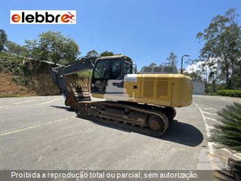 Escavadeira John Deere 210G