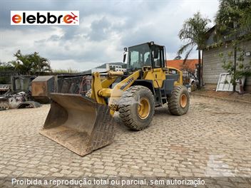 Pá Carregadeira Komatsu WA320