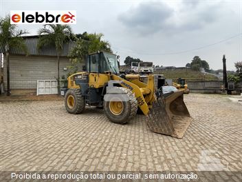 Pá Carregadeira Komatsu WA320