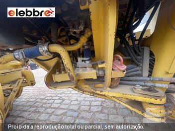 Motoniveladora Komatsu GD555-3