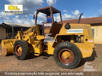 Pá Carregadeira Case W20E