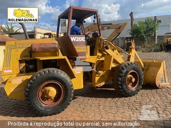Pá Carregadeira Case W20E
