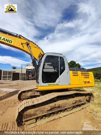 Escavadeira New Holland E215 B