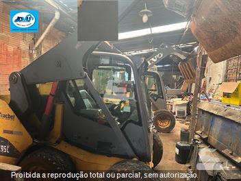 Mini-Carregadeira Volvo MC95C