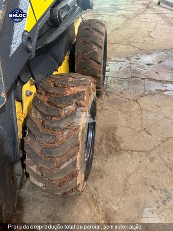 Mini-Carregadeira New Holland L170