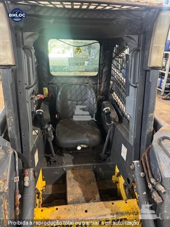 Mini-Carregadeira New Holland L170