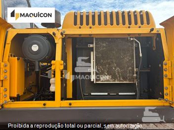 Escavadeira Volvo EC210B