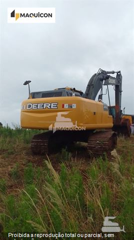 Escavadeira John Deere 210G