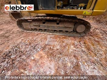 Escavadeira Caterpillar 318D2L