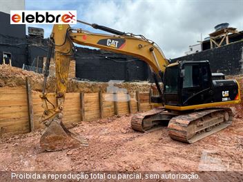 Escavadeira Caterpillar 318D2L