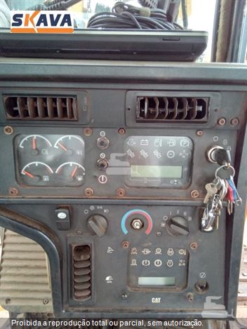 Trator de Esteira Caterpillar D6T