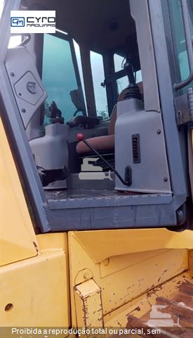 Trator de Esteira New Holland D150 B