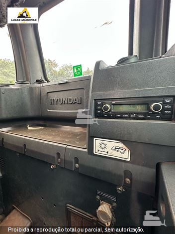 Escavadeira Hyundai R220LC-9