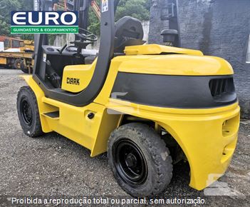 Empilhadeira Clark CFY40
